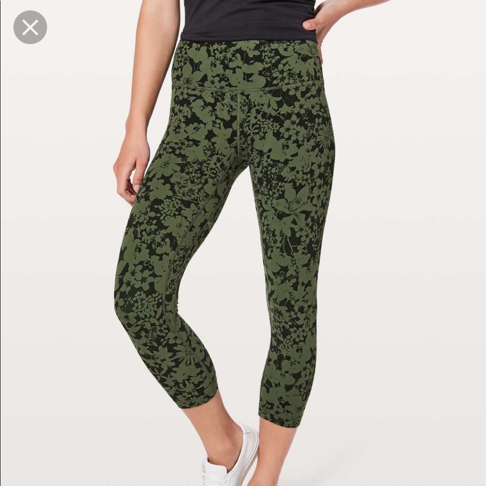 Green and black crop aligns